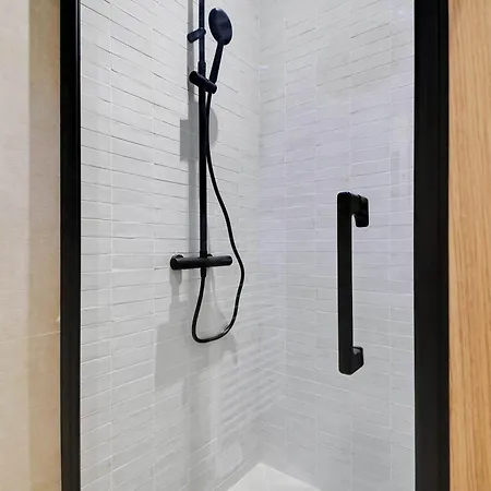 Modern Flat - 2 Bedrooms 7 People - Montmartre *